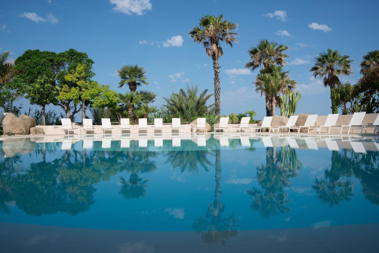 Hotel Villaggio Cala Di Volpe Capo Vaticano Exterior foto