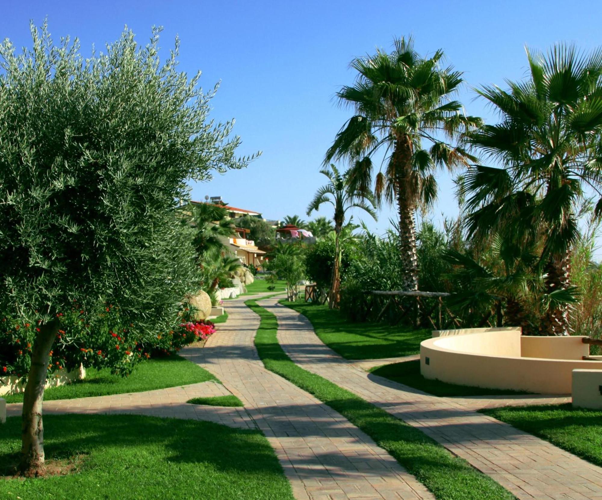 Hotel Villaggio Cala Di Volpe Capo Vaticano Exterior foto